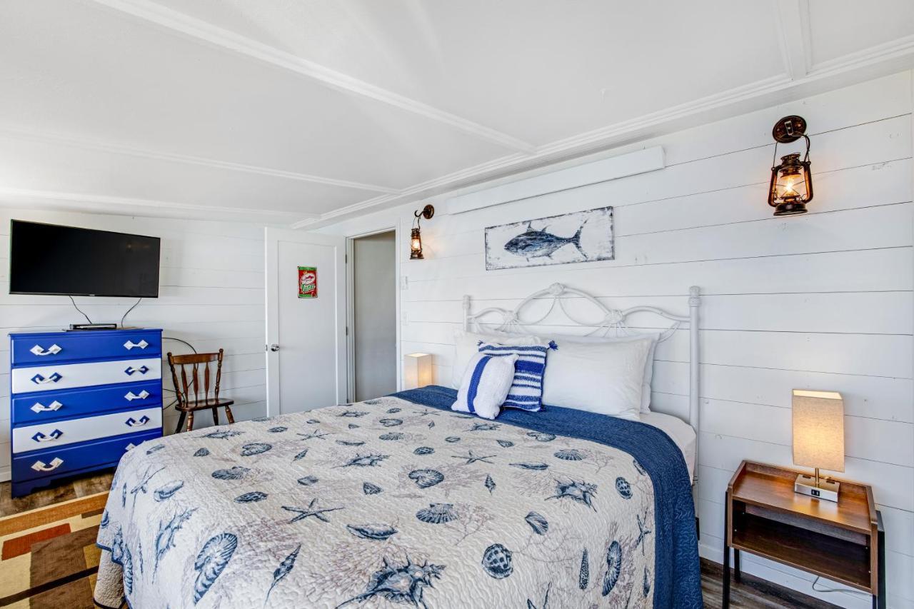 Fisherman'S Dream Boat House Garibaldi Extérieur photo