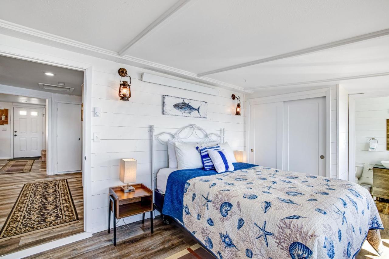 Fisherman'S Dream Boat House Garibaldi Extérieur photo