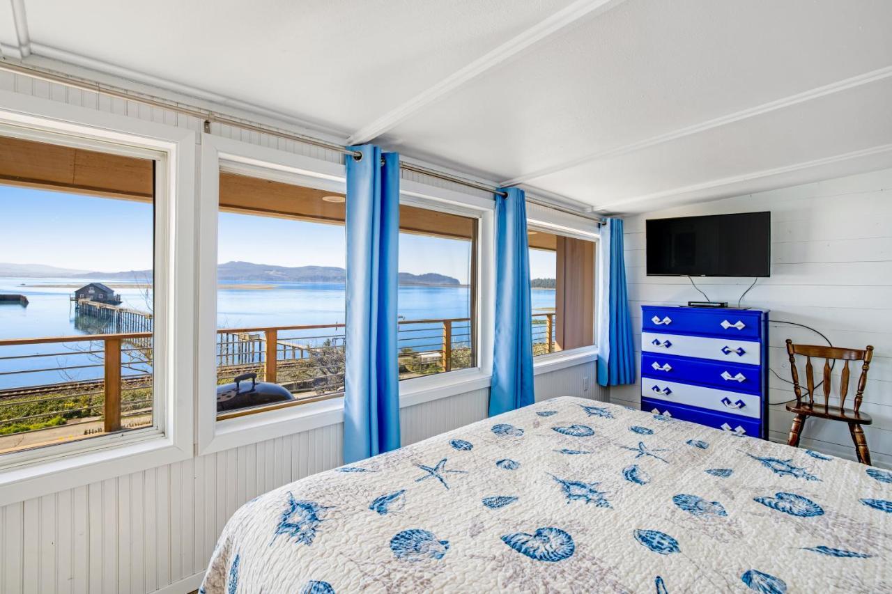 Fisherman'S Dream Boat House Garibaldi Extérieur photo